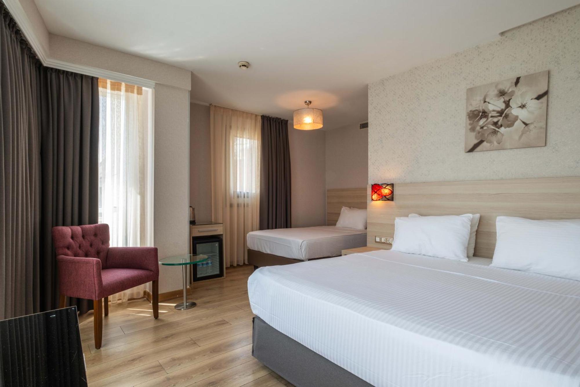 Готель Ramada By Wyndham Анкара Екстер'єр фото